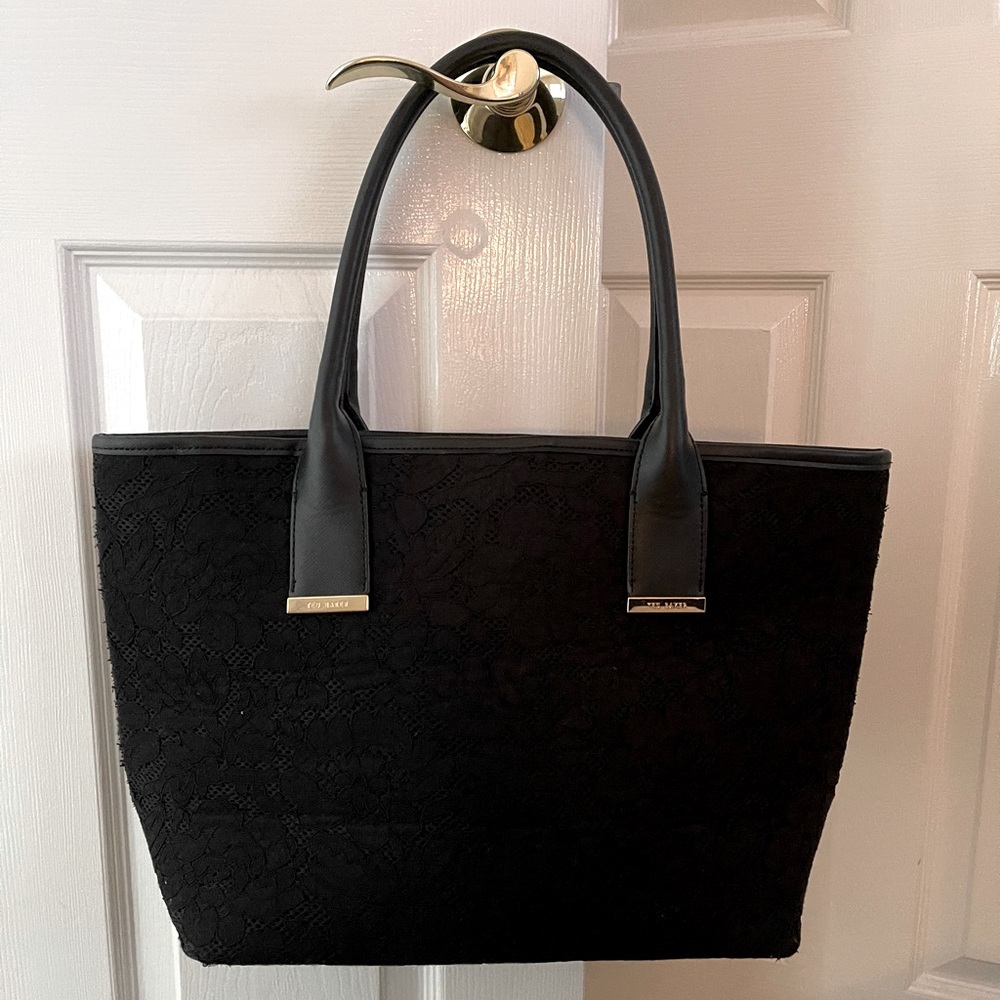 Black lace tote